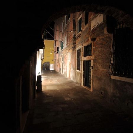 Calle De La Comare Veneza Exterior foto
